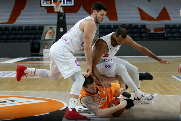 的常驻嘉宾 的常驻嘉宾