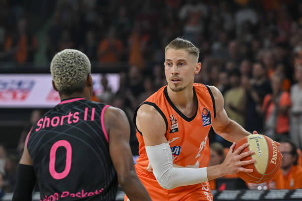 薛飞的胜利 薛飞的胜利